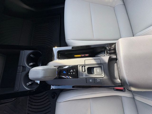 2023 Toyota Prius Limited - 22955172 - 19