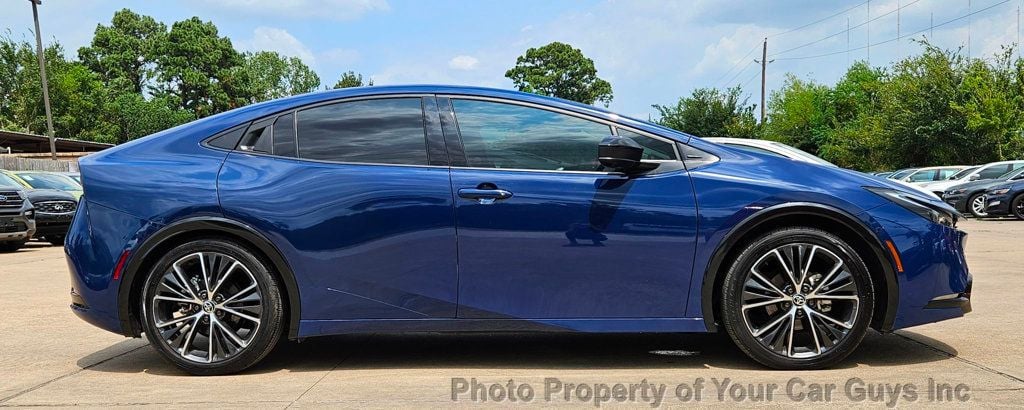 2023 Toyota Prius Limited Hybrid 7k Miles - 22567395 - 5