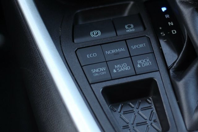 2023 Toyota RAV4 AWD LE w/ NEW TIRES AND BRAKE SERVICE - 23083603 - 26