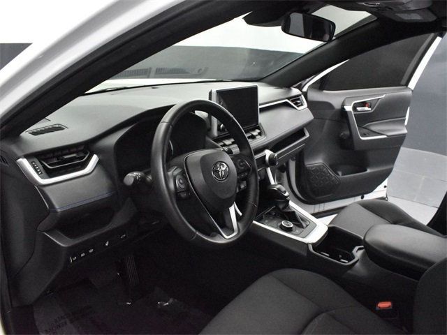 2023 Toyota RAV4 Hybrid SE photo 4