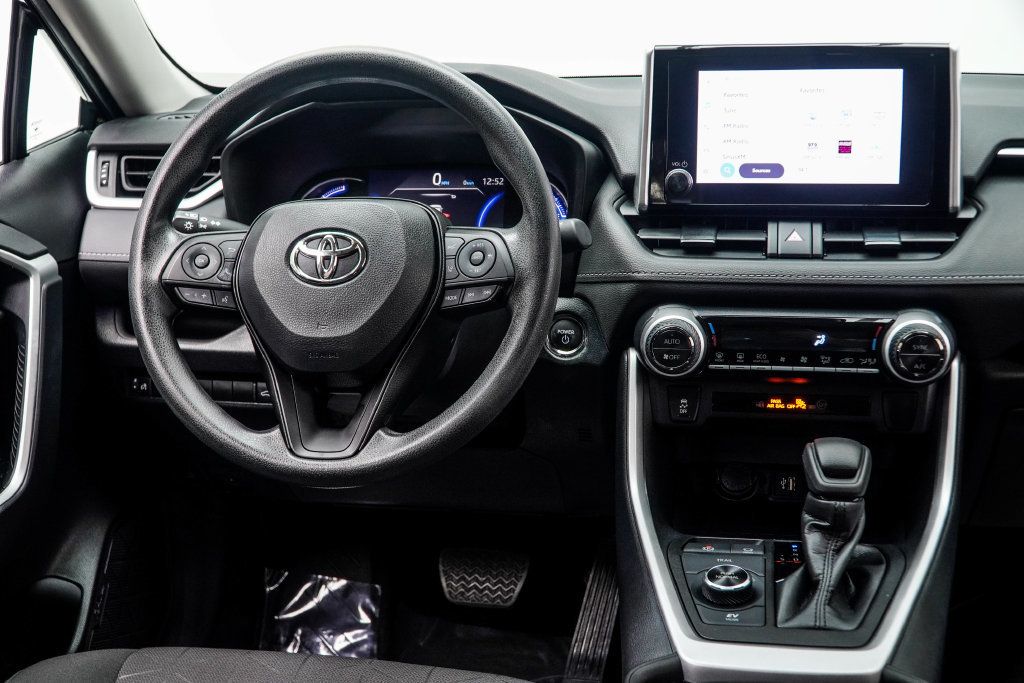 Toyota RAV4 photo 18