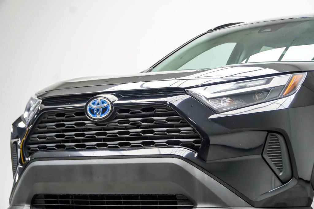 Toyota RAV4 photo 2