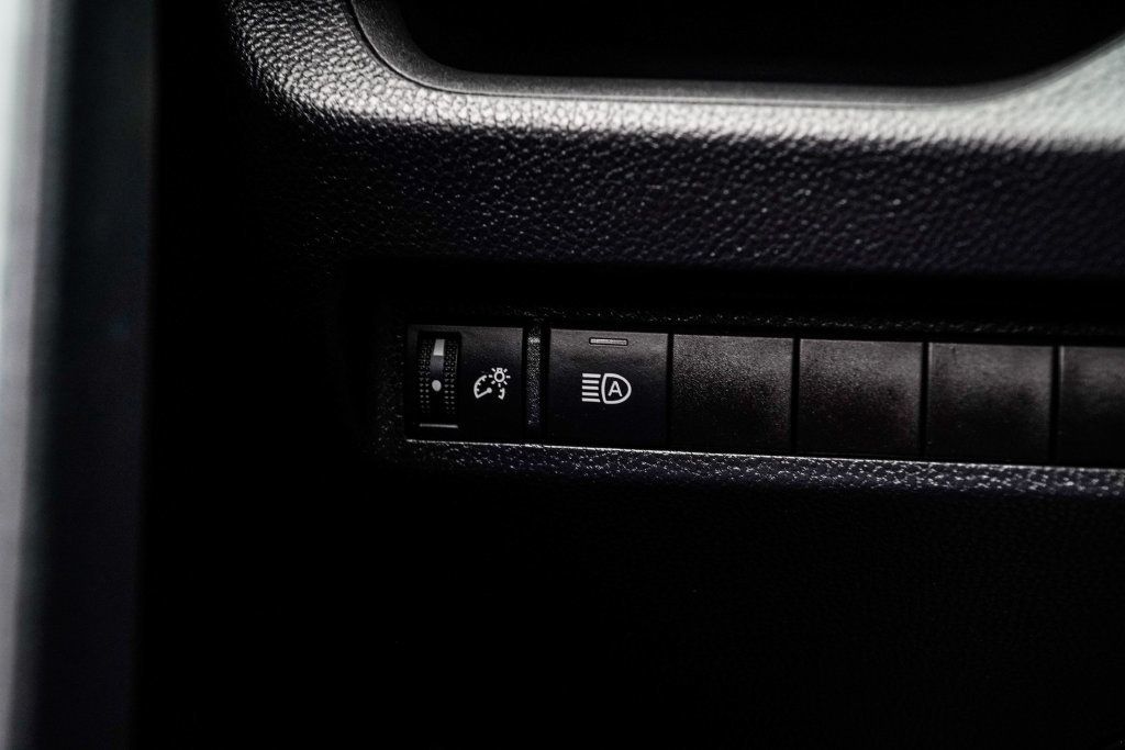 Toyota RAV4 photo 30