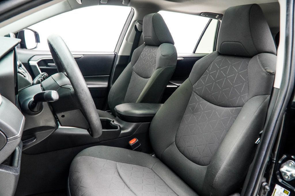 Toyota RAV4 photo 37