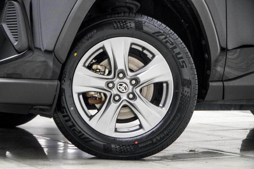 Toyota RAV4 photo 7