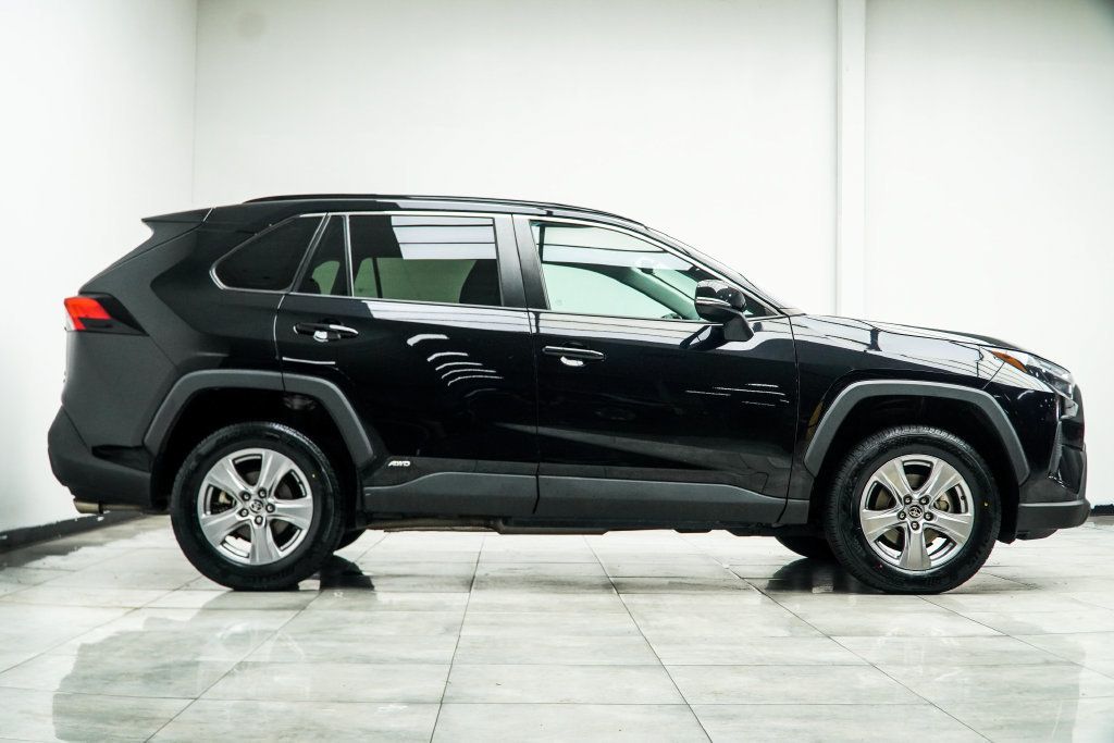 Toyota RAV4 photo 8