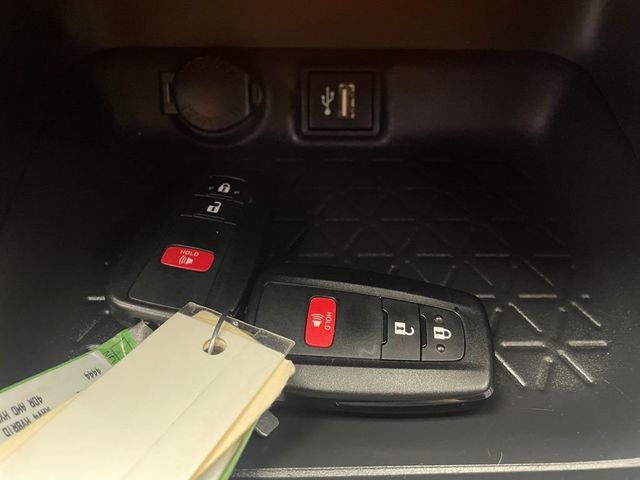 2023 Toyota RAV4 Hybrid XLE AWD - 22962121 - 27