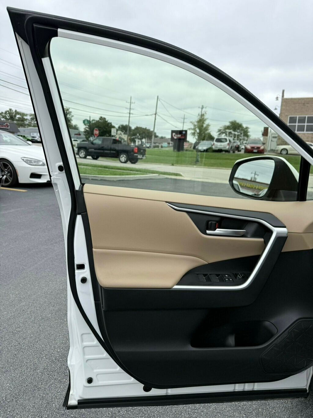 2023 Toyota RAV4 Hybrid XLE AWD - 22902233 - 20