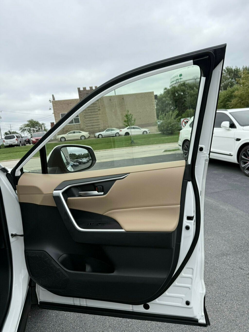 2023 Toyota RAV4 Hybrid XLE AWD - 22902233 - 21