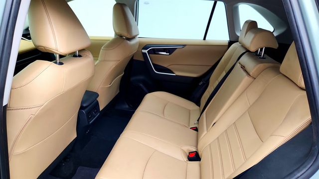 2023 Toyota RAV4 Hybrid XLE Premium AWD - 22961311 - 19