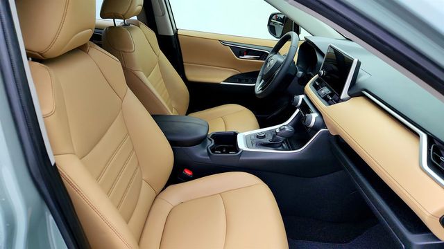 2023 Toyota RAV4 Hybrid XLE Premium AWD - 22961311 - 21