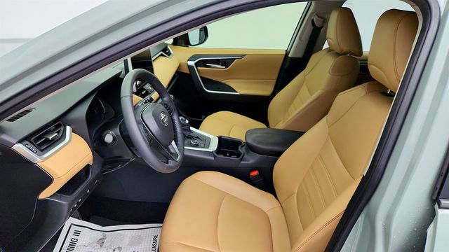 2023 Toyota RAV4 Hybrid XLE Premium AWD with Weather Package - 22961311 - 18