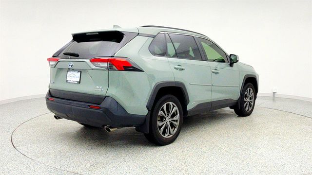 2023 Toyota RAV4 Hybrid XLE Premium AWD with Weather Package - 22961311 - 4