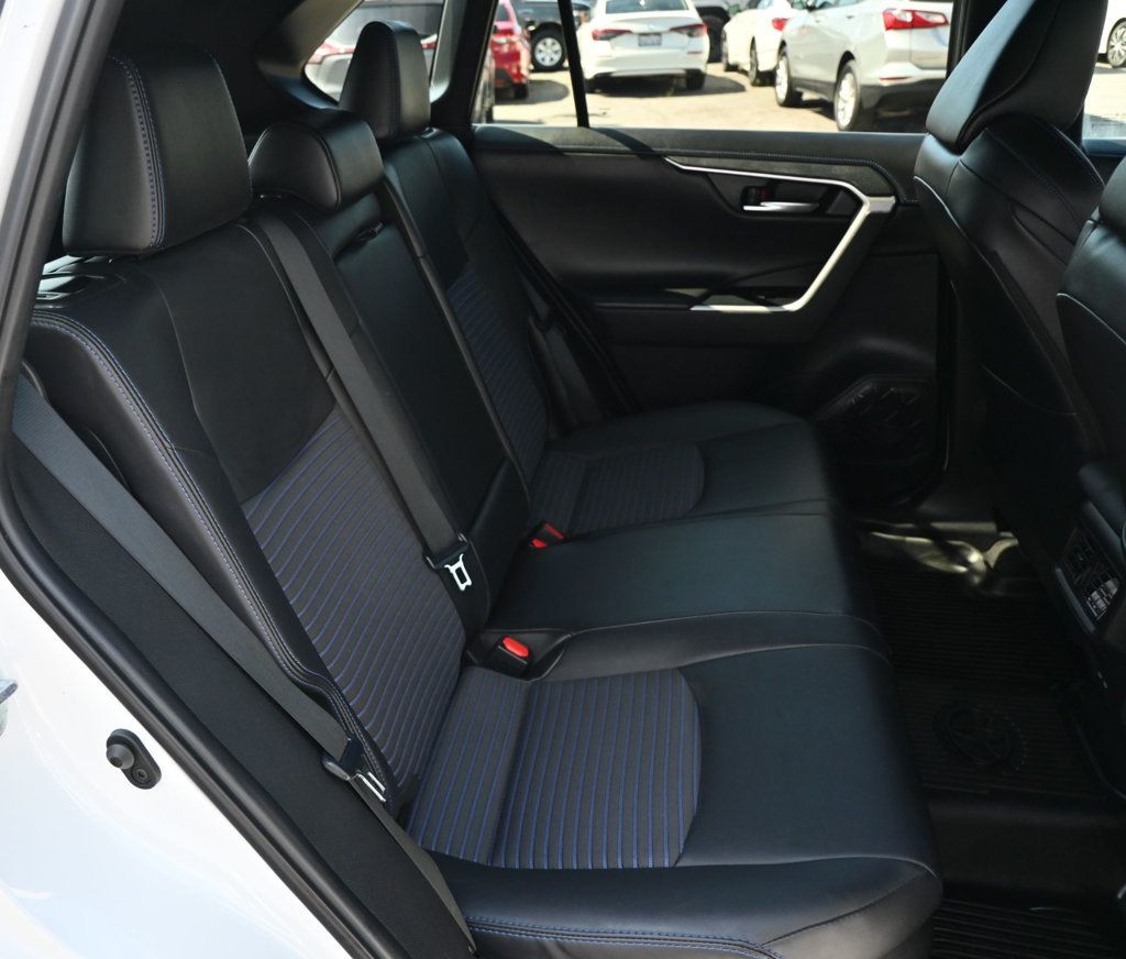 Toyota RAV4 photo 19