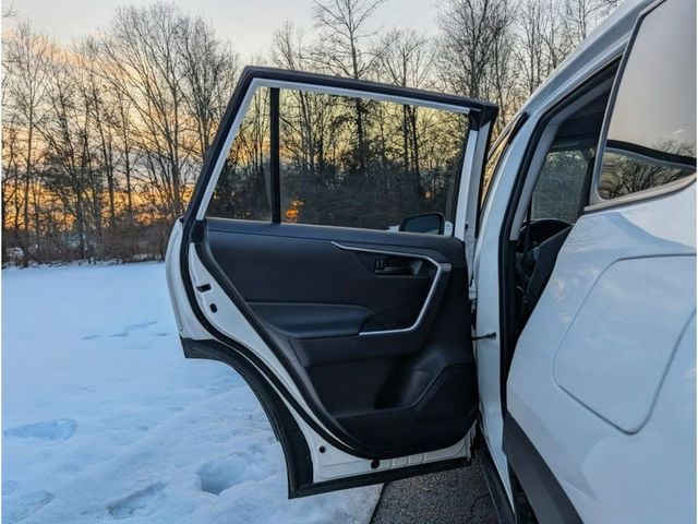 2023 Toyota RAV4 LE FWD - 22985754 - 10