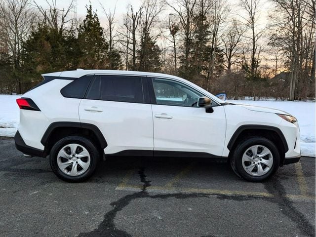 2023 Toyota RAV4 LE FWD - 22985754 - 3
