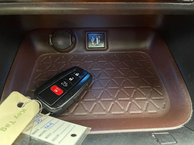 2023 Toyota RAV4 Limited AWD - 22981521 - 27