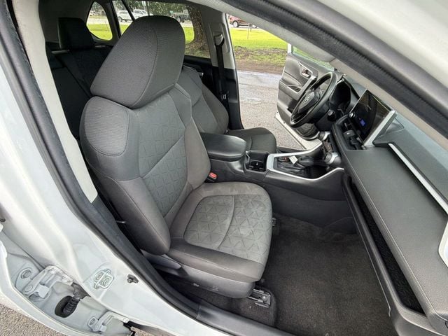 2023 Toyota RAV4 XLE FWD - 23079656 - 19