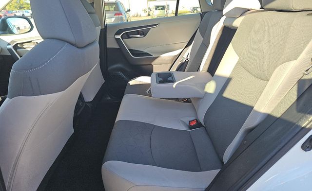 2023 Toyota RAV4 XLE FWD - 22967762 - 4