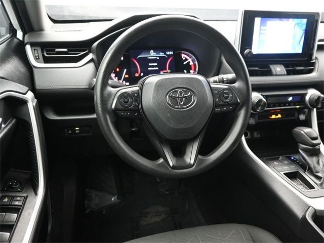 2023 Toyota RAV4 XLE FWD - 22957332 - 17