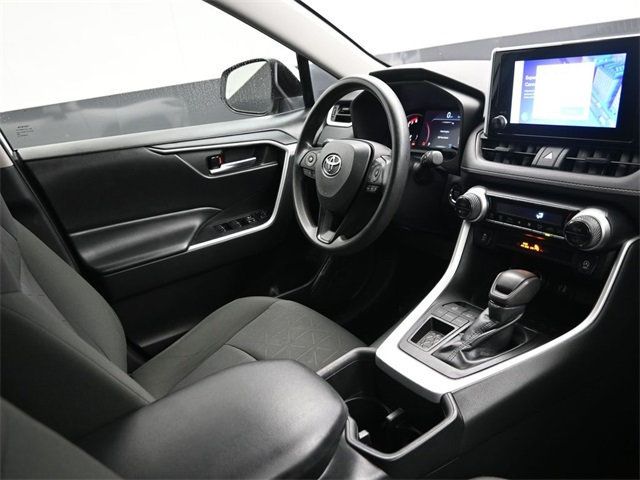 2023 Toyota RAV4 XLE FWD - 22957332 - 18