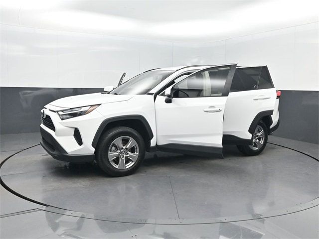 2023 Toyota RAV4 XLE FWD - 22957332 - 37