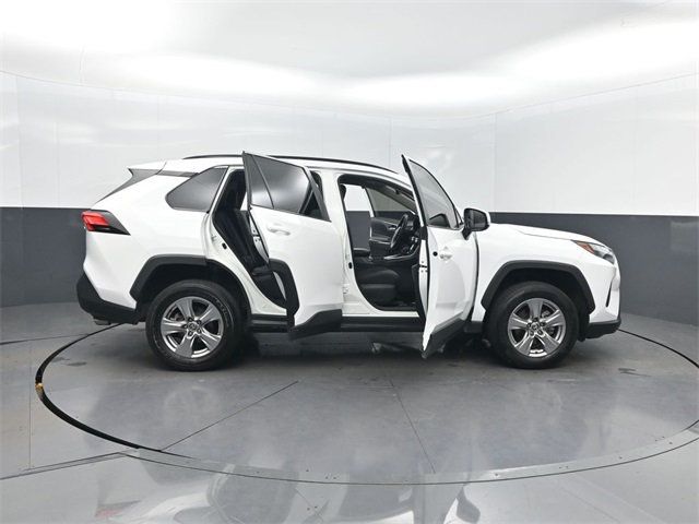 2023 Toyota RAV4 XLE FWD - 22957332 - 38