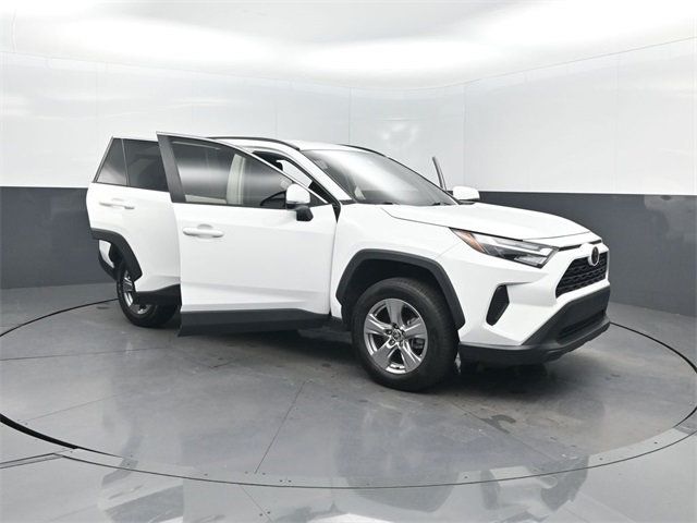 2023 Toyota RAV4 XLE FWD - 22957332 - 39