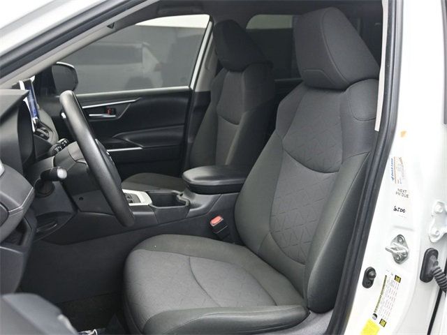 2023 Toyota RAV4 XLE FWD - 22957332 - 8