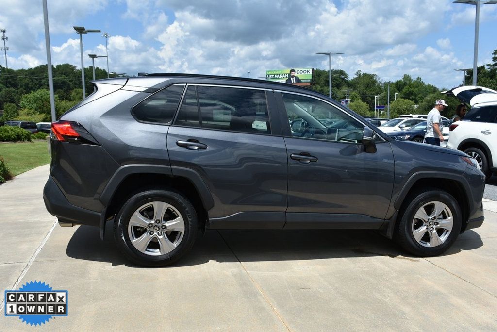2023 Toyota RAV4 XLE photo 11