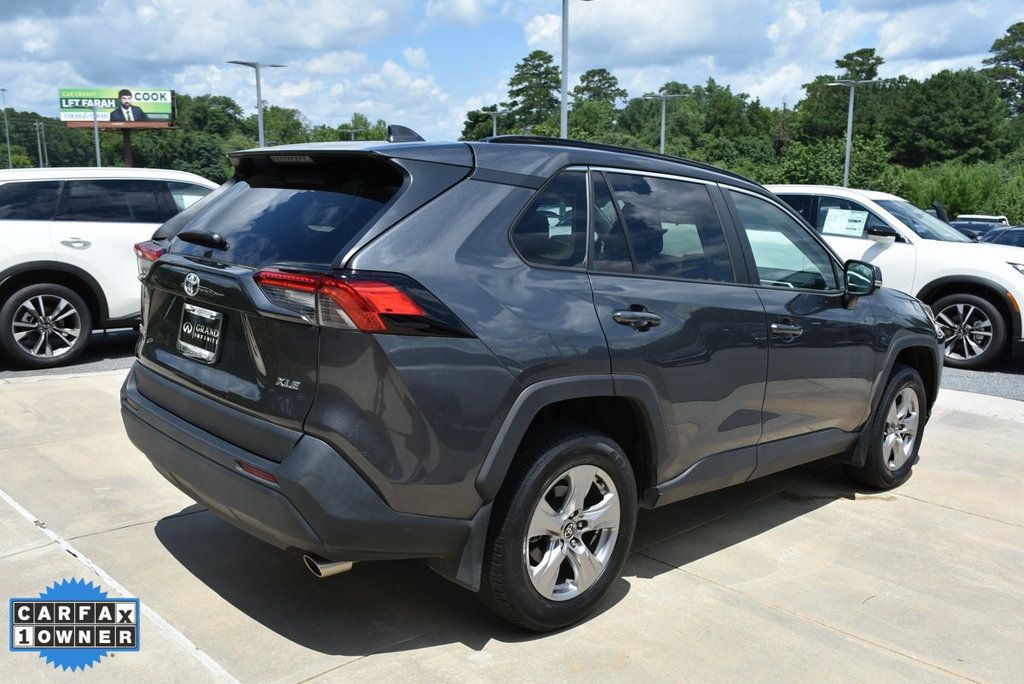 2023 Toyota RAV4 XLE photo 12