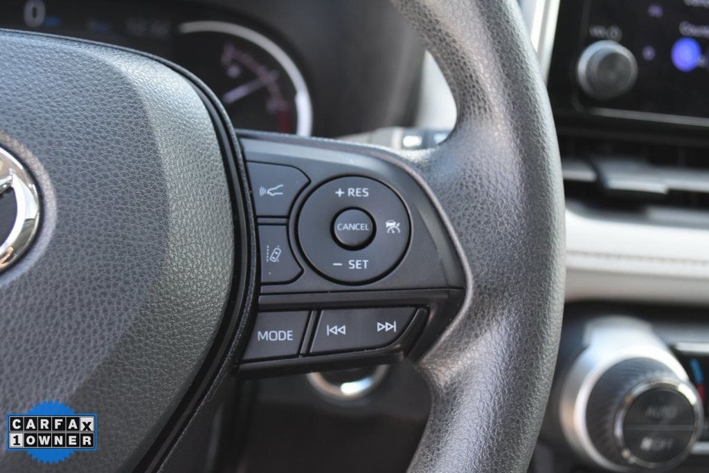 2023 Toyota RAV4 XLE photo 24