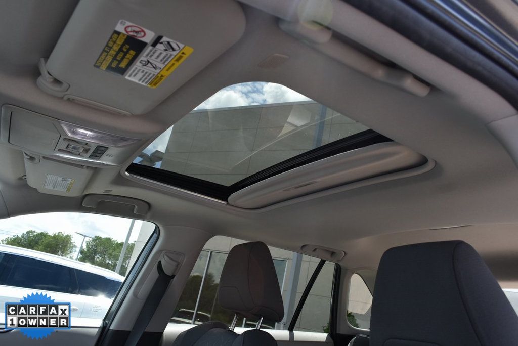 2023 Toyota RAV4 XLE photo 32