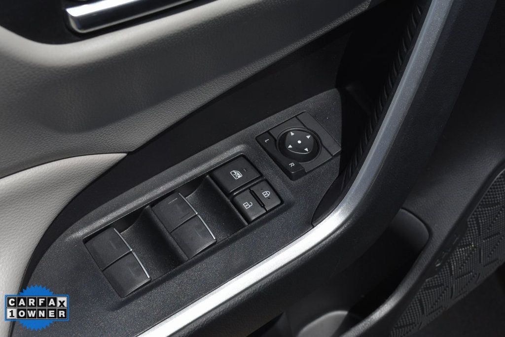 2023 Toyota RAV4 XLE photo 33