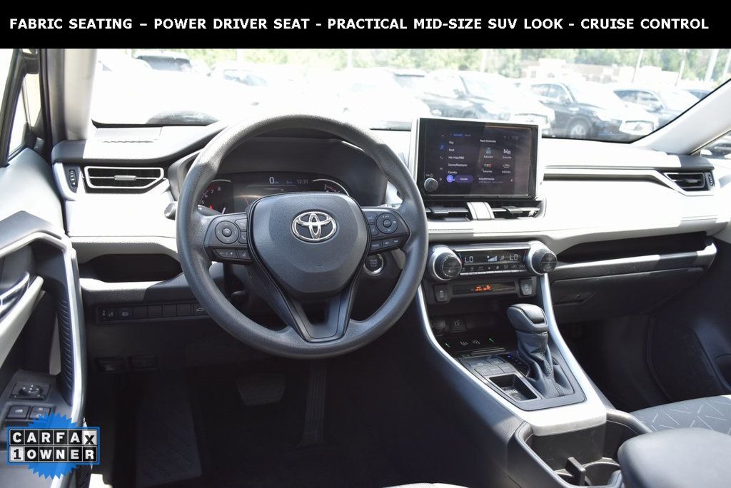 2023 Toyota RAV4 XLE photo 5