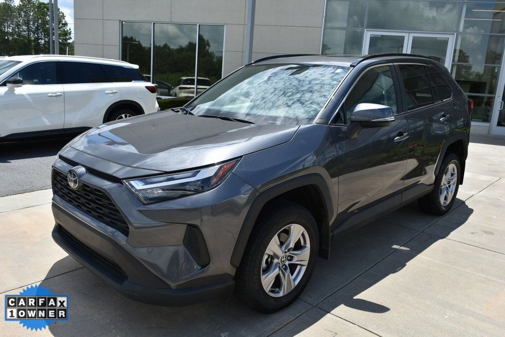 2023 Toyota RAV4 XLE photo 7