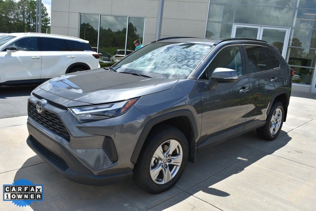 2023 Toyota RAV4 XLE photo 9