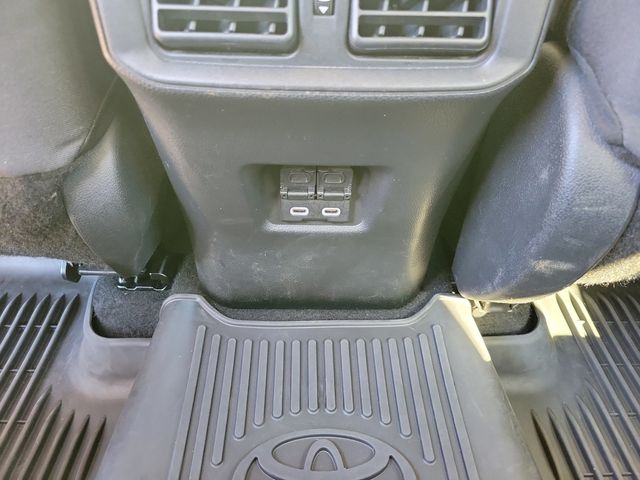 2023 Toyota RAV4 XLE FWD - 22944104 - 9