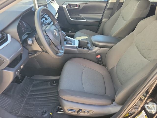 2023 Toyota RAV4 XLE FWD - 22944104 - 3