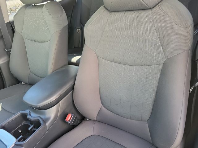 2023 Toyota RAV4 XLE FWD - 22944104 - 5