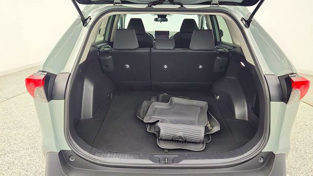 2023 Toyota RAV4 XLE FWD - 23022889 - 19