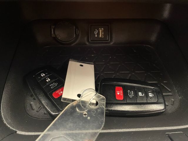 2023 Toyota RAV4 XLE Premium AWD - 22975370 - 27