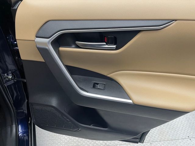 2023 Toyota RAV4 XLE Premium AWD - 22975370 - 35