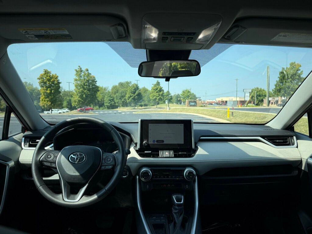 2023 Toyota RAV4 XLE Premium photo 12