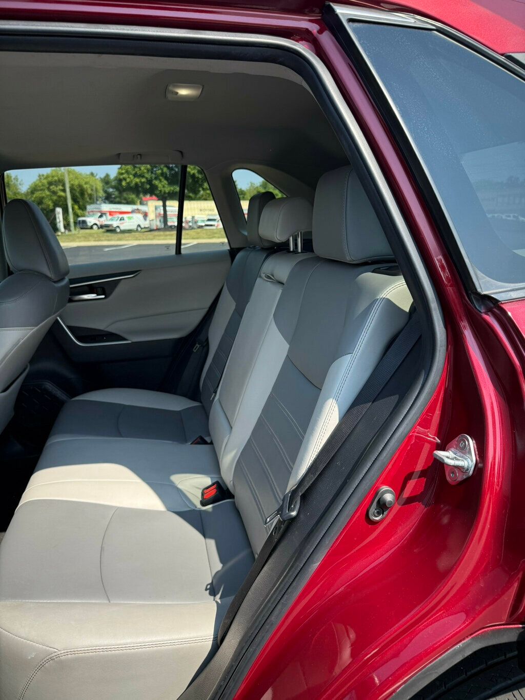 2023 Toyota RAV4 XLE Premium photo 19