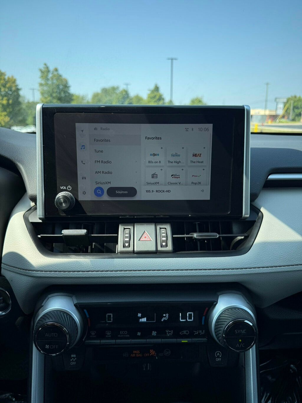 2023 Toyota RAV4 XLE Premium photo 21