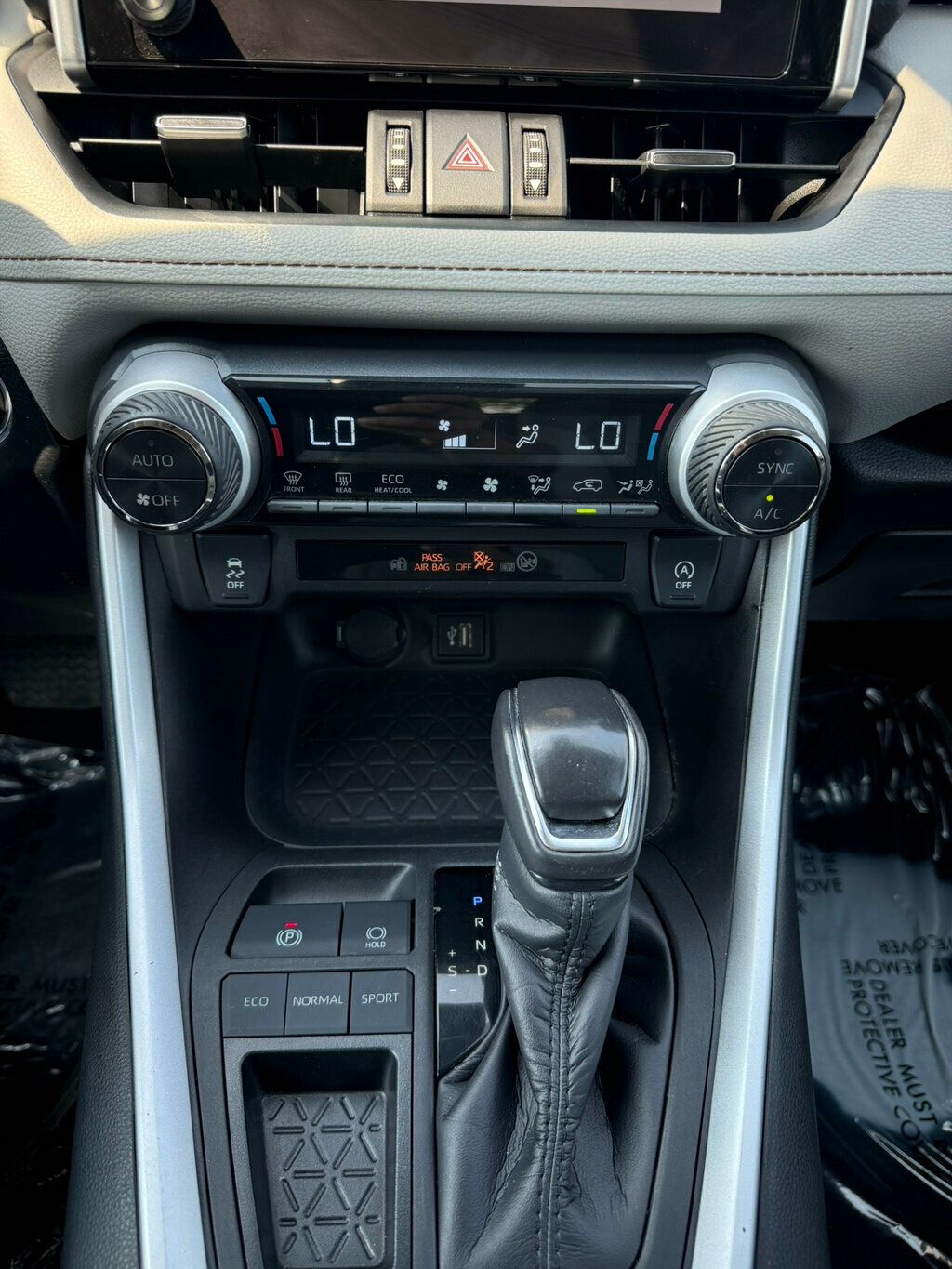 2023 Toyota RAV4 XLE Premium photo 22