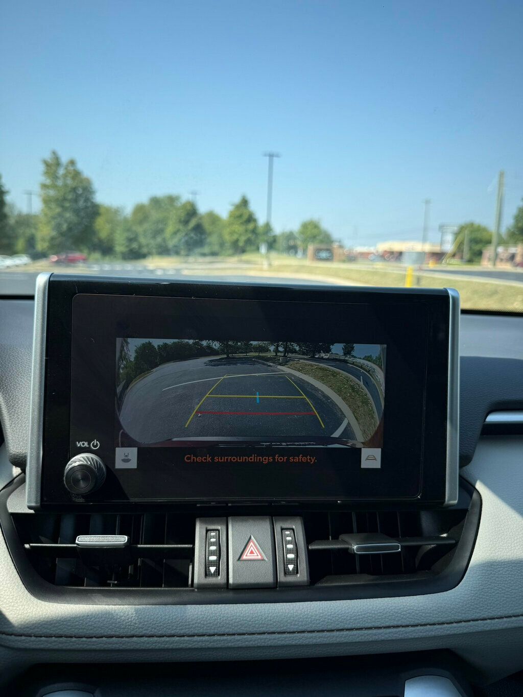 2023 Toyota RAV4 XLE Premium photo 23
