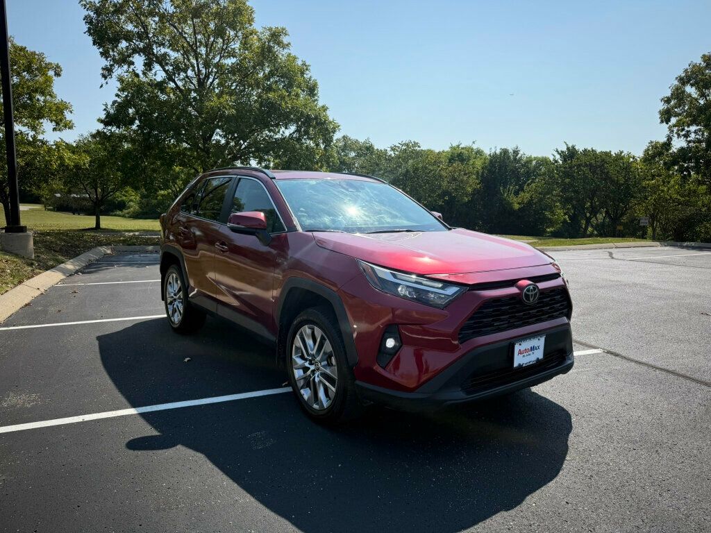 2023 Toyota RAV4 XLE Premium photo 3