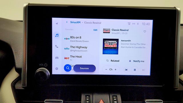 2023 Toyota RAV4 XLE Premium FWD - 23011323 - 17